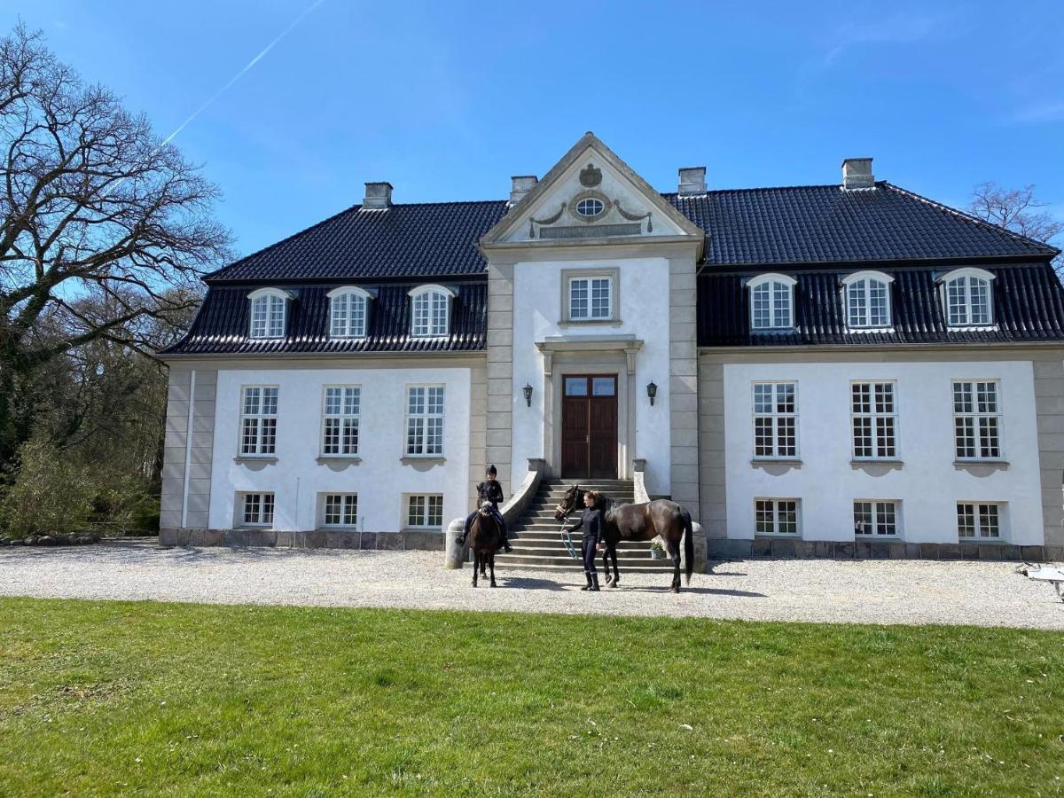 Rosenlund Gods - Kaelder B&B Sakskøbing エクステリア 写真